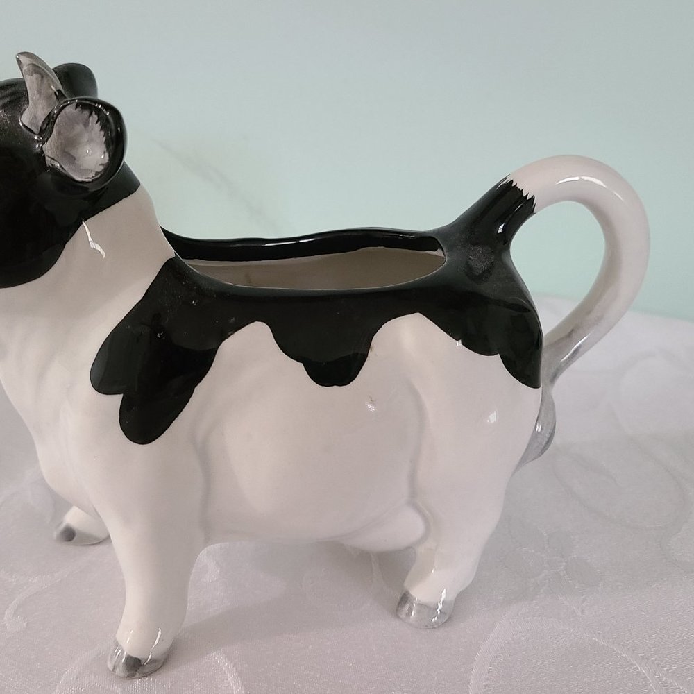 Vintage Beautiful Hand Crafted Otagiri Japan small Cow Pitcher / creamer